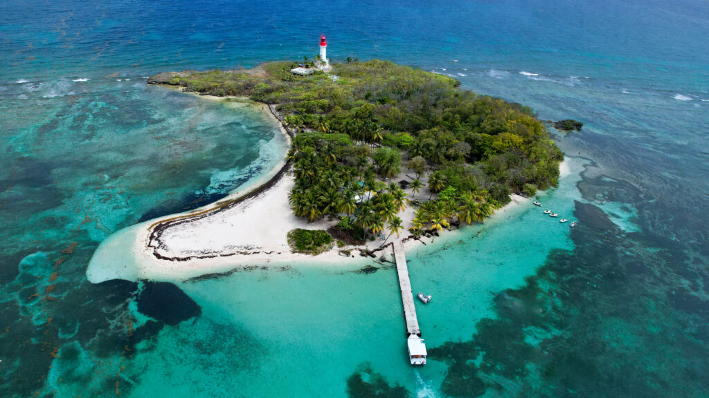 Photo en drone de l'ilet Gosier en Guadeloupe