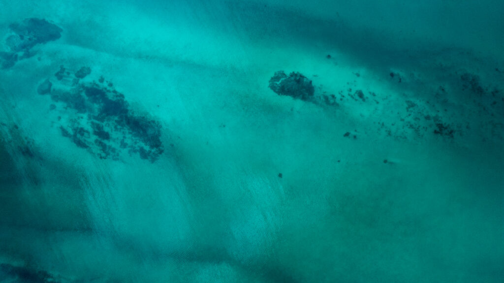 Photographie aérienne en drone de l'océan